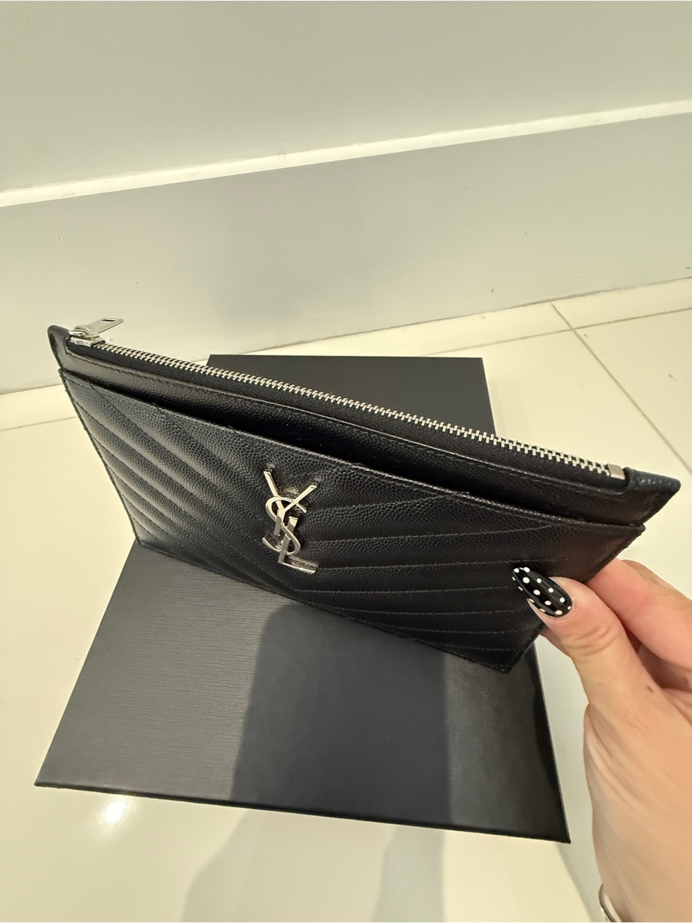 YSL POUCH MONOGRAM - Picture 2 of 7